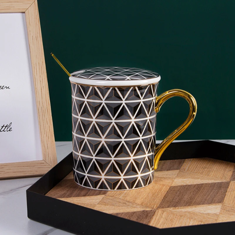 Луксозен Благороден Дизайн Мозаечни Чаши за Кафе Nordic Ins Гореща Златна Рисувани Керамични Чаши За Вода 350 мл