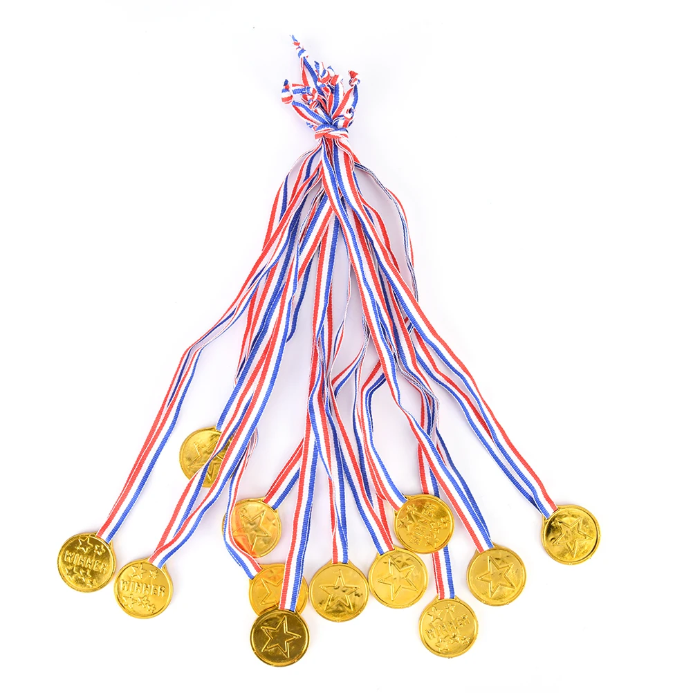 12шт Детски Игрални Спортни Награди Награди Играчки Пластмасови Детски Златни Медали на Победителите Вечерни Подаръци
